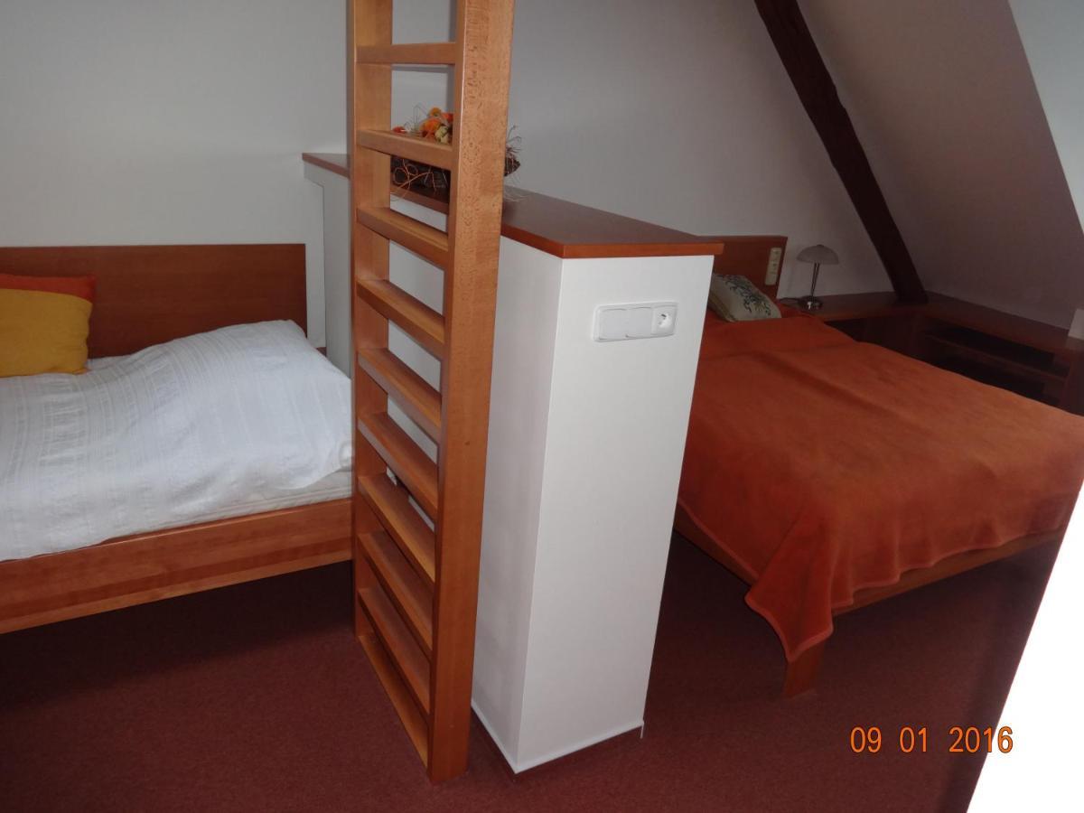 Apartmanovy Dum Bobruvka Exteriör bild